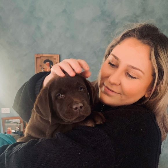 Meet your Posher, Emily - Picture 2 of 3